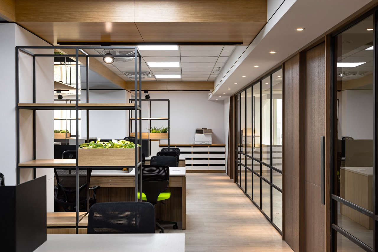 深圳宝安办公室多功能会议室装修