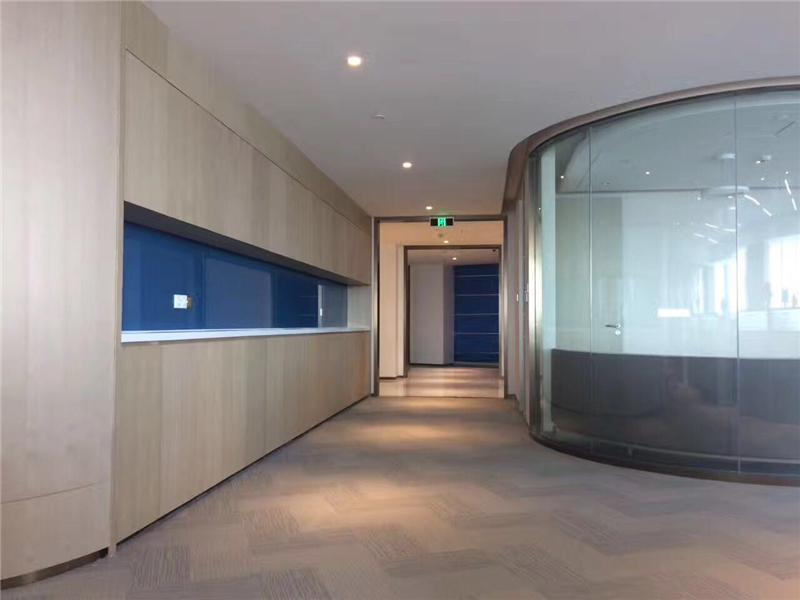 深圳龙华办公室装修中怎样选用灯饰？