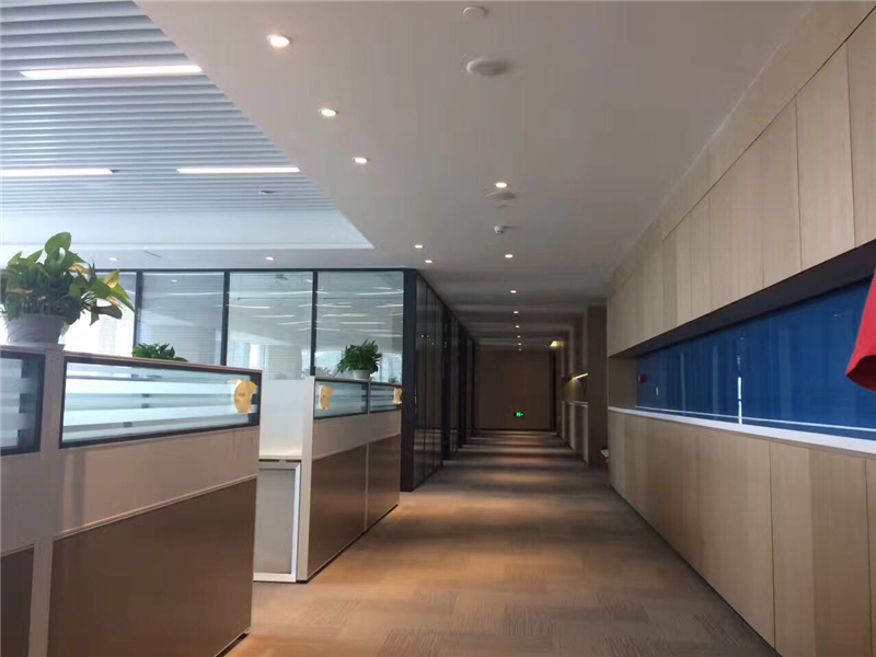 深圳龙岗办公室装修之选择木材要看含水量