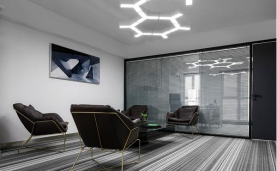 科技型办公室装修要如何设计？